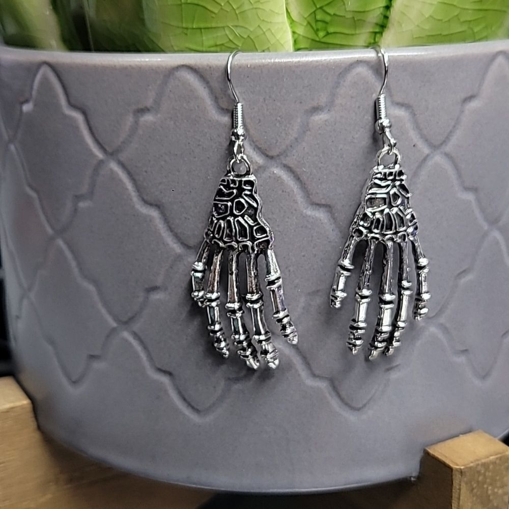 Metal Skeleton Hands Earrings